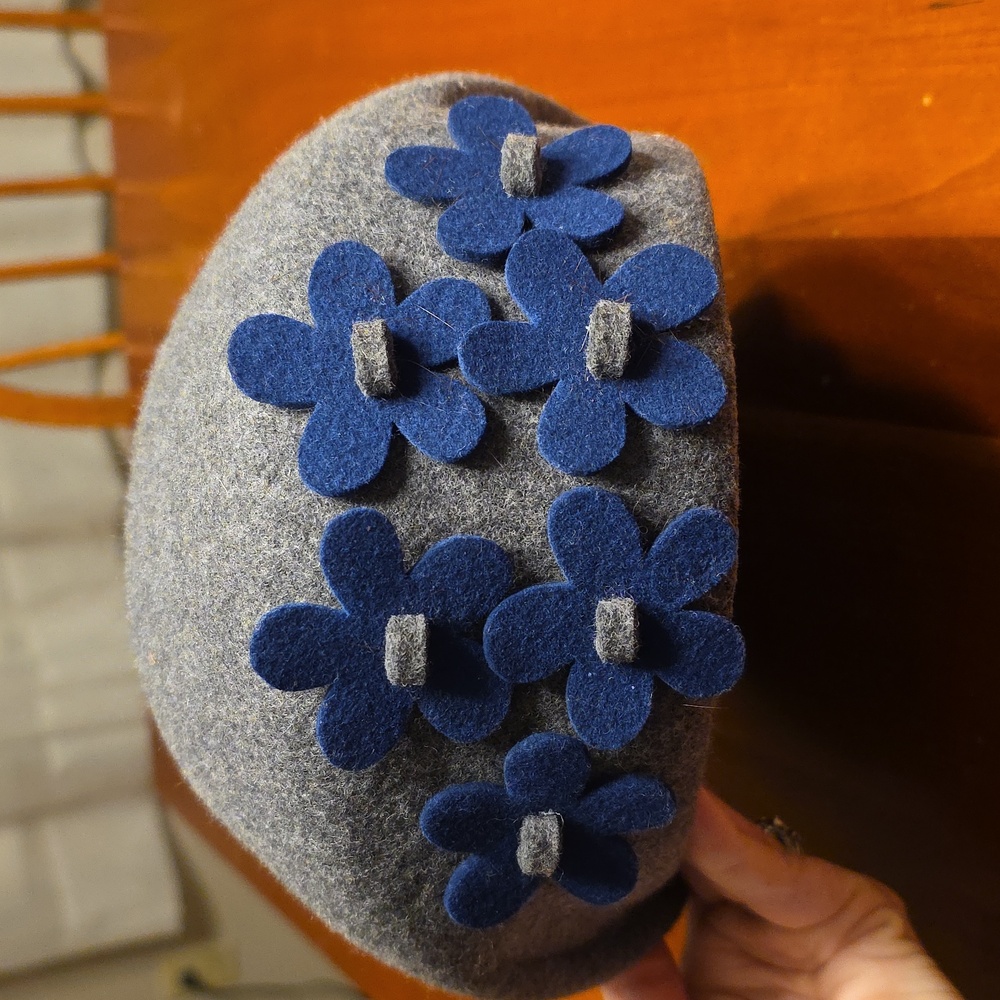 Wool Beret Style Cap With Flowers